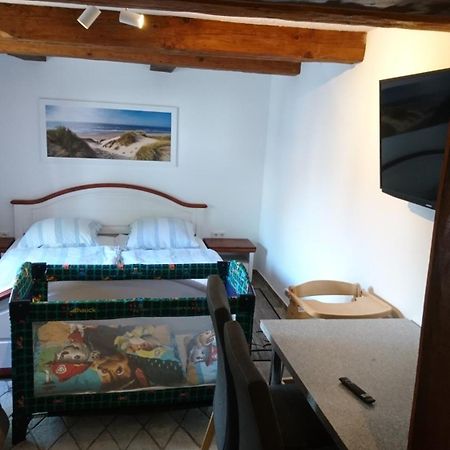 Kleine Gemuetliche Ferienwohnung Im Fachwerkstil Wolfsburg Esterno foto